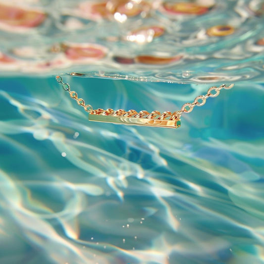 Warum kann ich meinen Schmuck nicht im Wasser tragen und wie Du das Problem lösen kannst